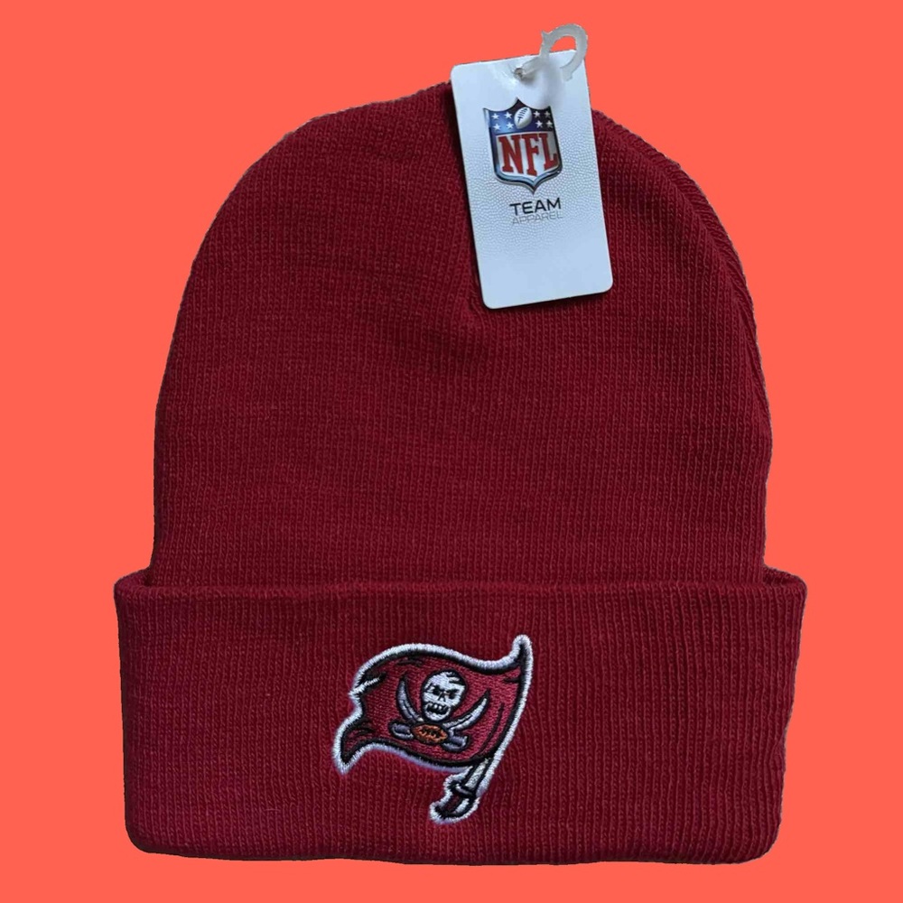 Tampa Bay Buccaneers beanie red NFL Team Apparel one size fits all NWT
